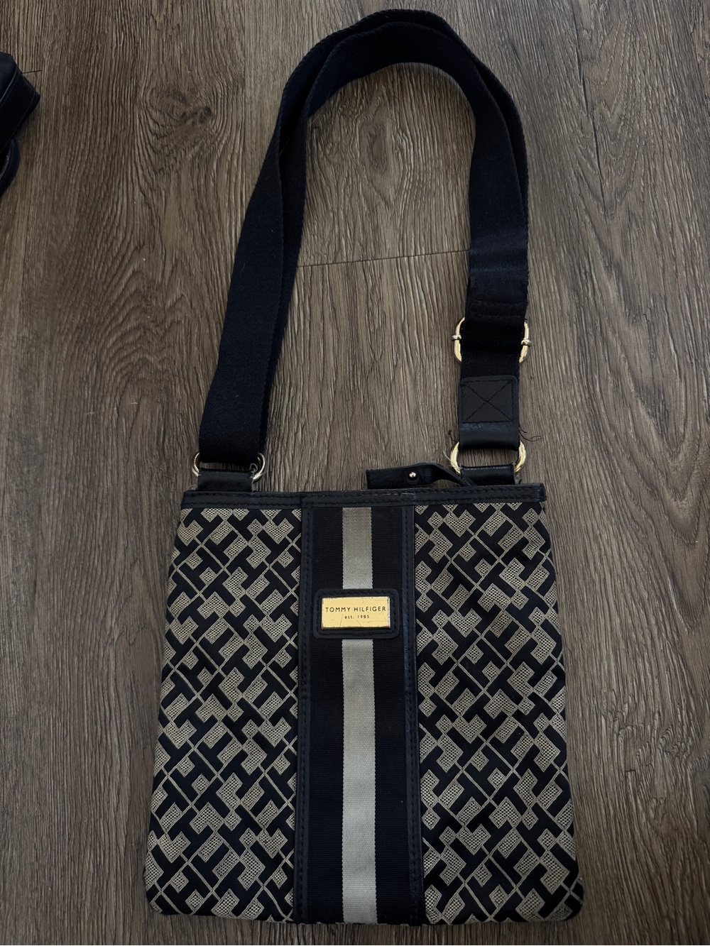 Vintage Tommy Hilfiger Black & Gray Crossbody Bag